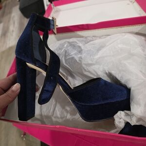 Chic Navy Velvet Platform Heels